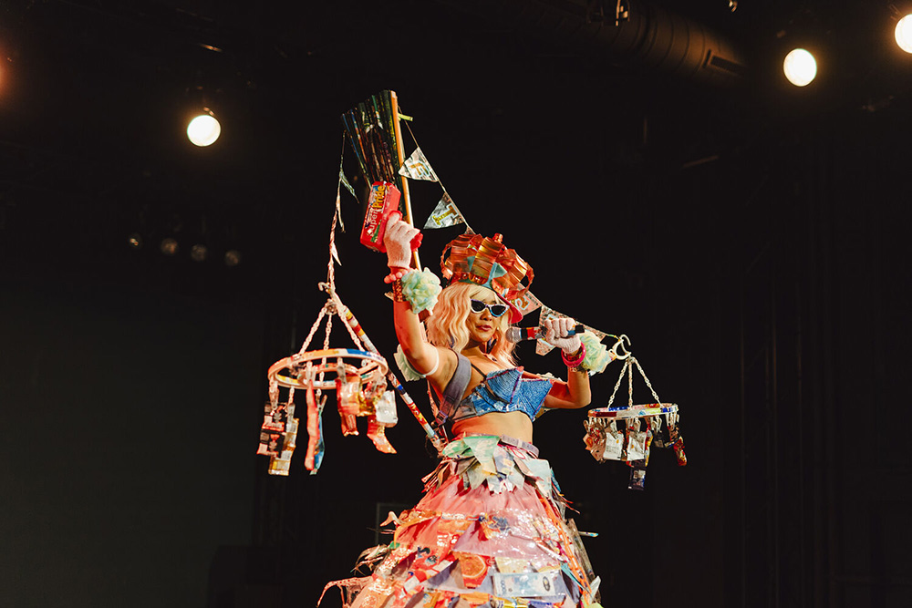 《褐膚瑪丹娜》