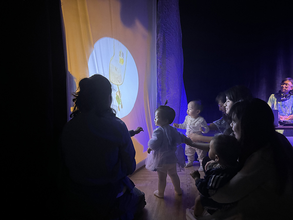 將在「Cute Fest」嬰幼兒藝術節演出的本地創作《親親．媽咪．大Tummy》。