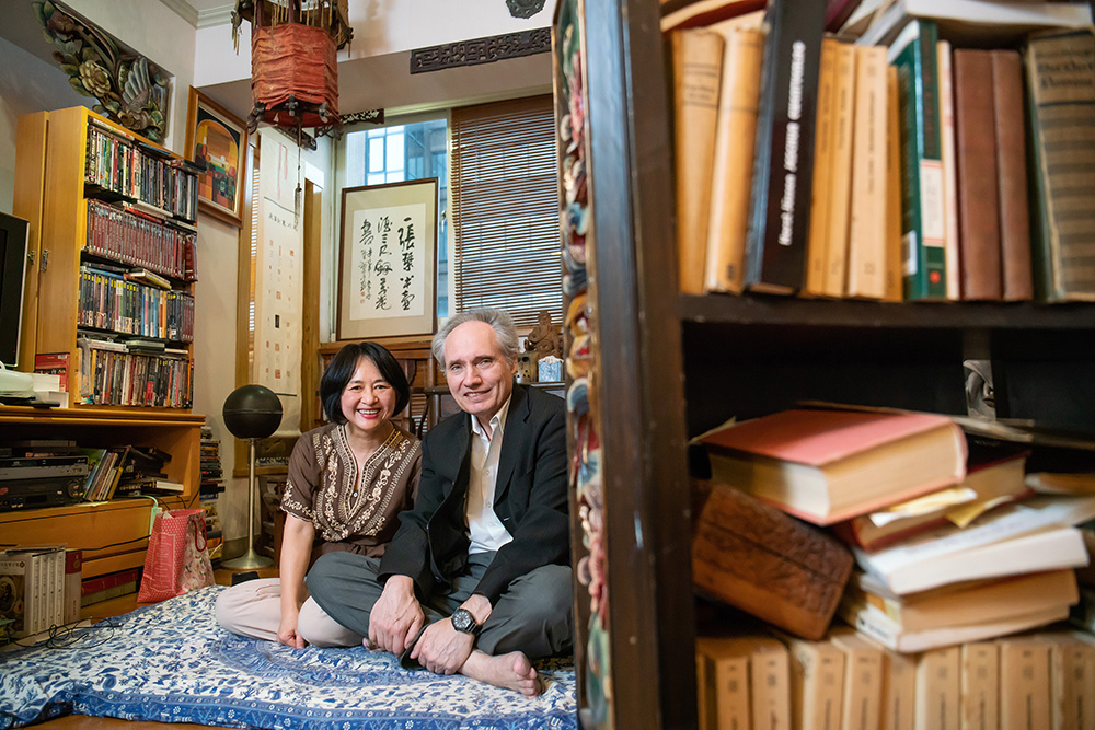 魏樂富（右）與葉綠娜（左）。