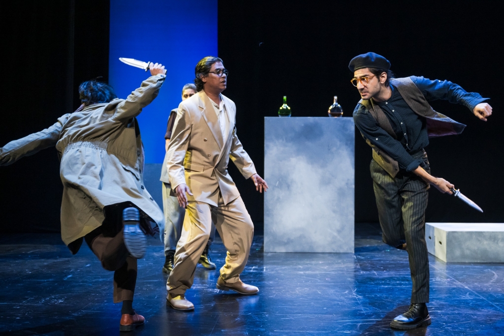 跨文化戲劇學院11月時推出由香港導演鄧樹榮執導的畢業製作《奧賽羅》。