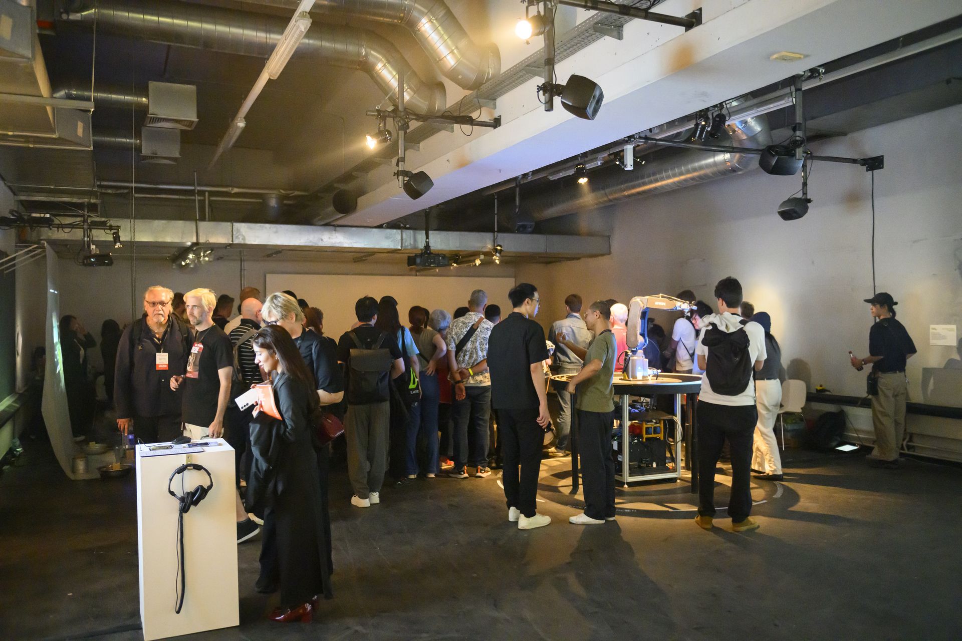 2025林茲電子藝術節—臺灣展演計畫「異響共聲」POSTCITY 展覽現場。