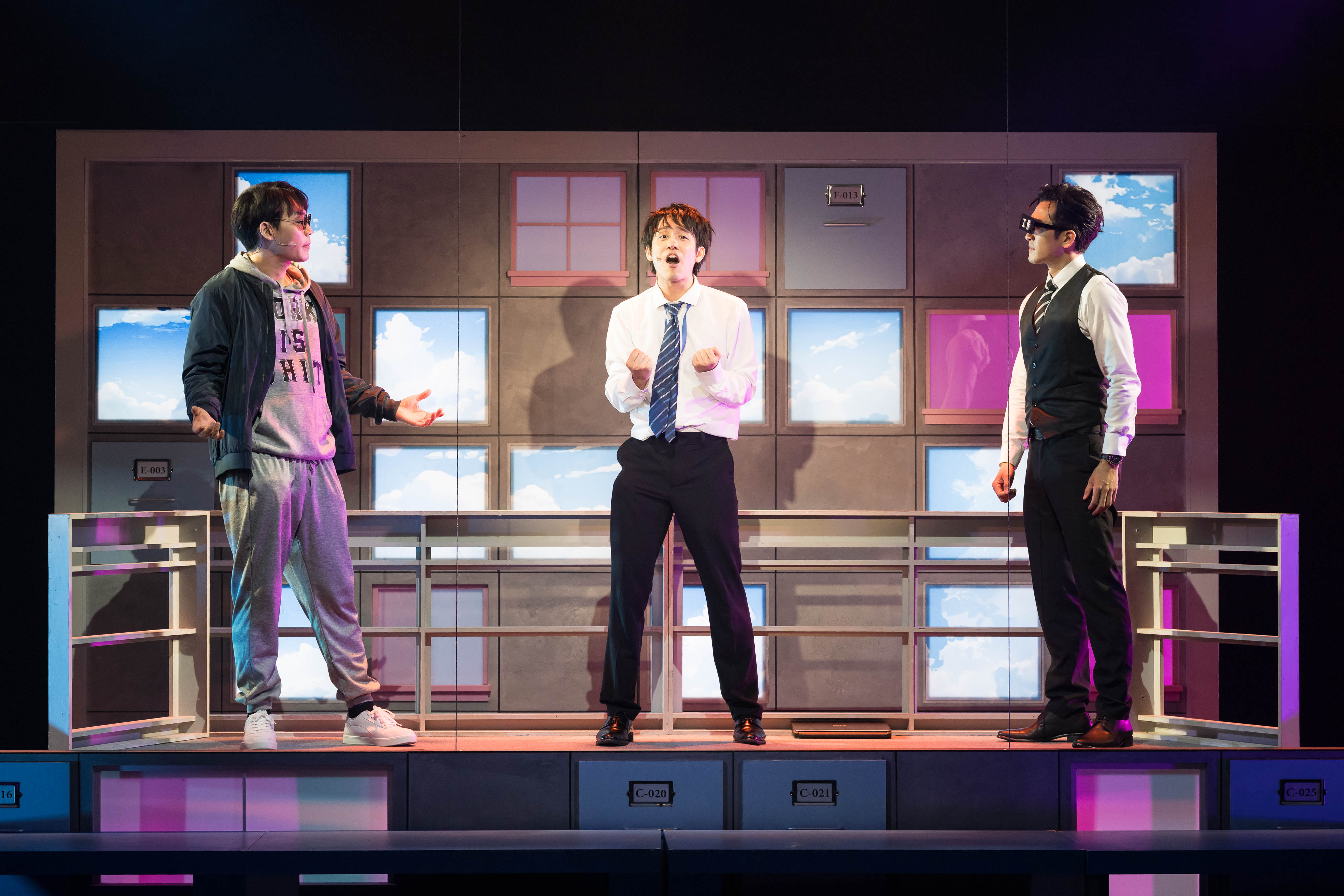 人氣同名漫畫改編職場BL音樂劇《你的工作＆你的休假》本週末首演。