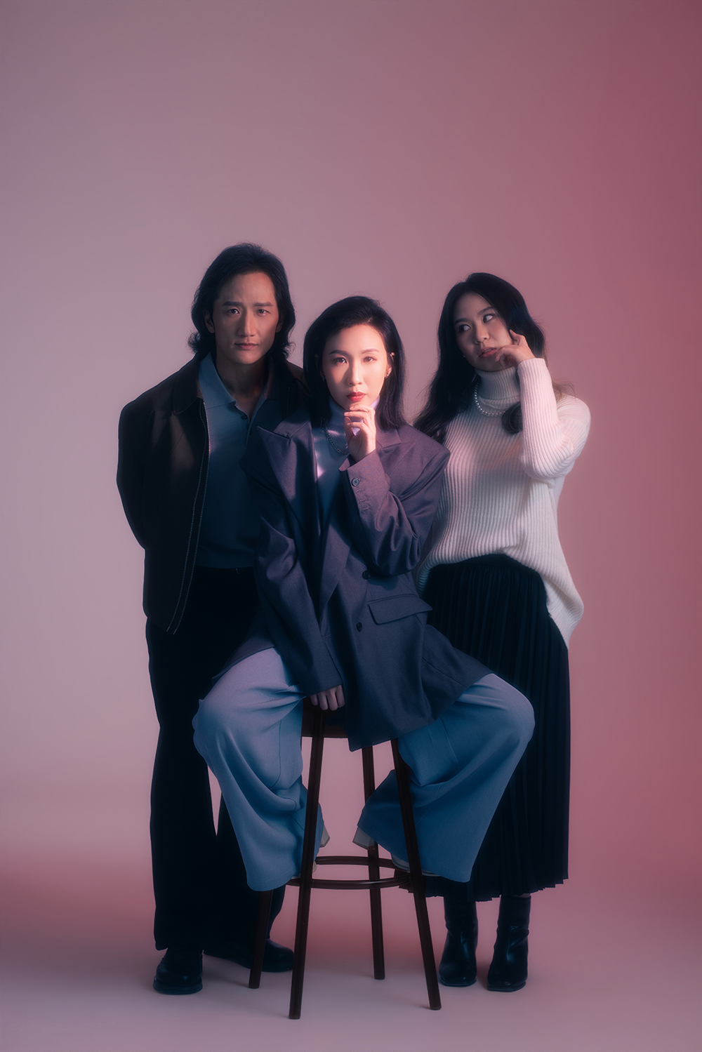 《我不是影后》两组卡司之一：王安琪（中，饰王可南）、高英轩（左）、陈妙音（右）。