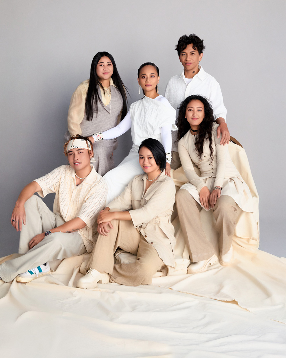 歌手ABAO阿爆（阿仍仍）(後排中)，將和一群傑出原民音樂家，以不插電形式在2026年元旦演出。