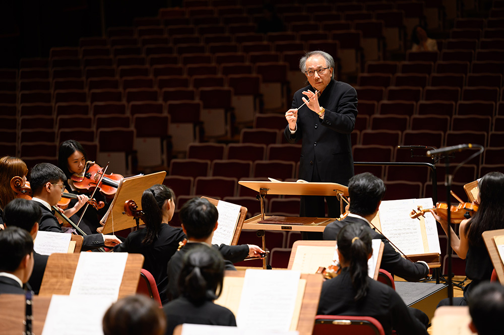 指揮家呂紹嘉將帶領北藝大管絃樂團赴德國演出。