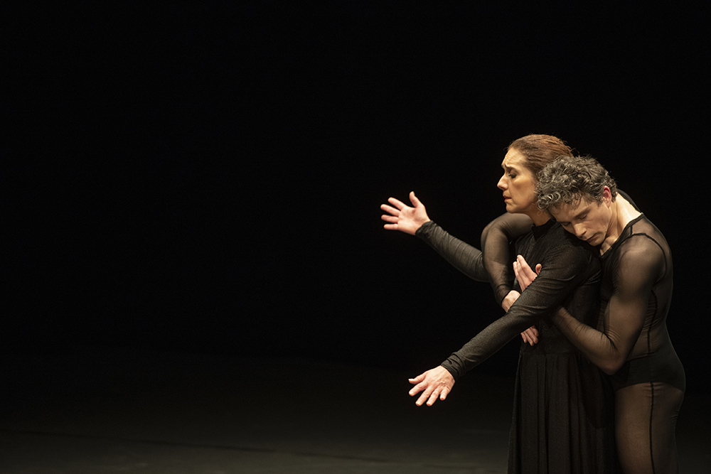 結合女聲與舞蹈的《冬之旅》