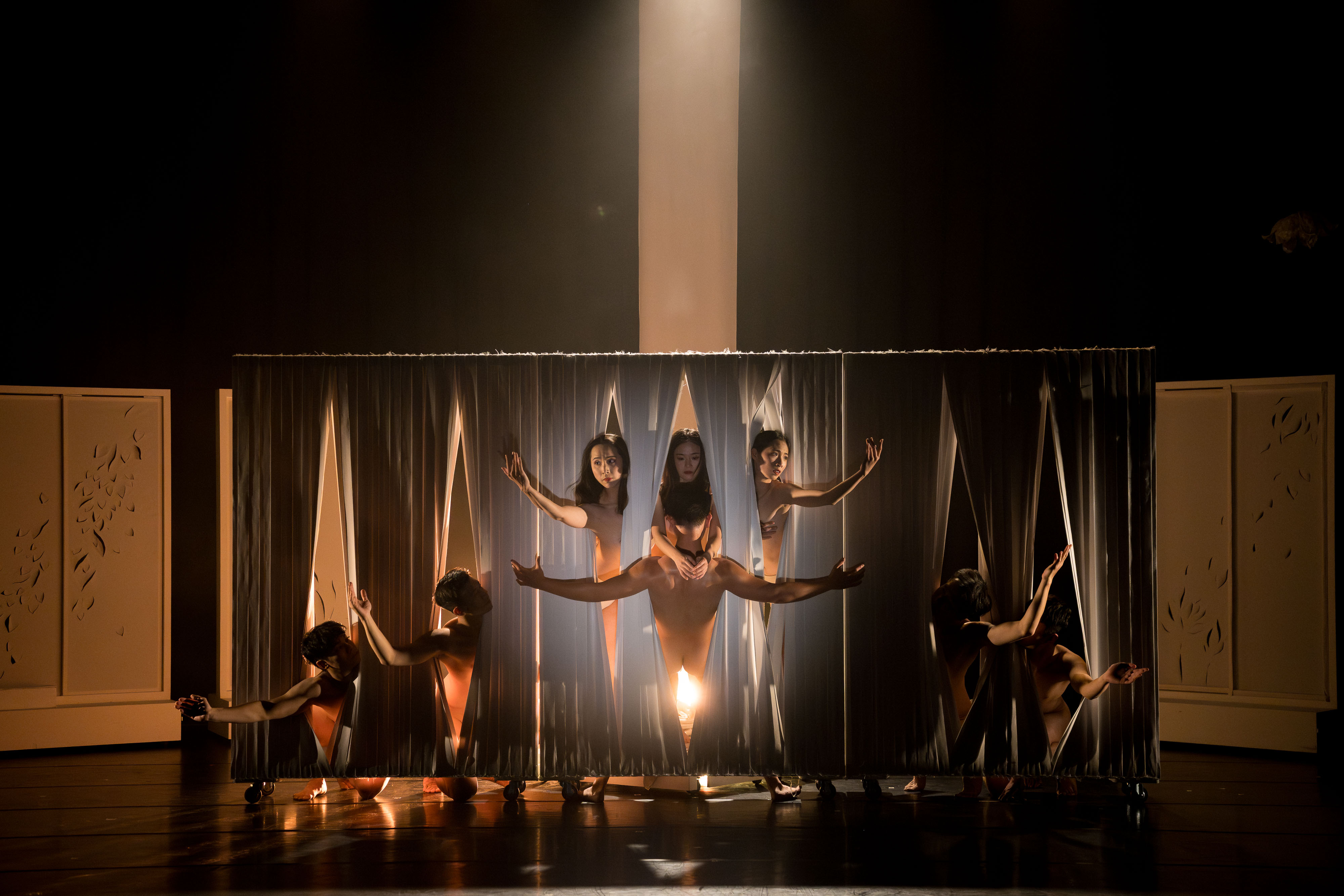 《憂國》2018年首演至今的七年間，世界歷經民主與人權議題抗爭、全球疫情衝擊與餘波、戰爭陰影延續等，期待觀眾再次藉由劇場，與三島展開跨越時代對話，並進一步思考。