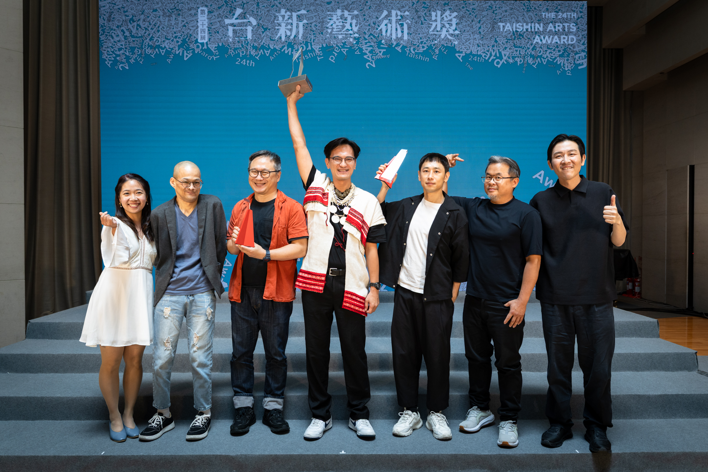 第24屆台新藝術獎3大獎得主合影。
