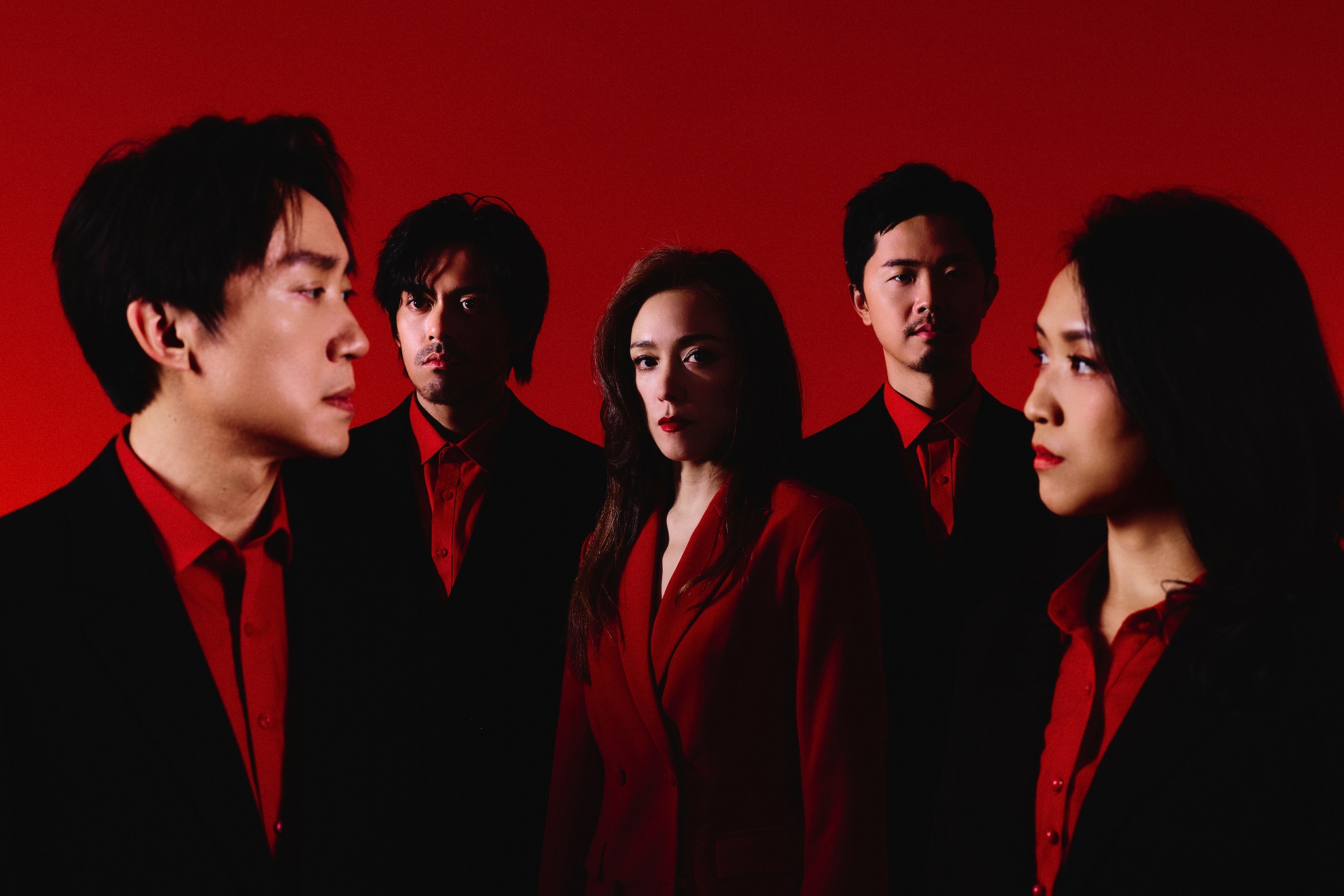 晃晃跨幅町劇團以嶄新視角挑戰易卜生百年經典《海妲.蓋柏樂》之一。