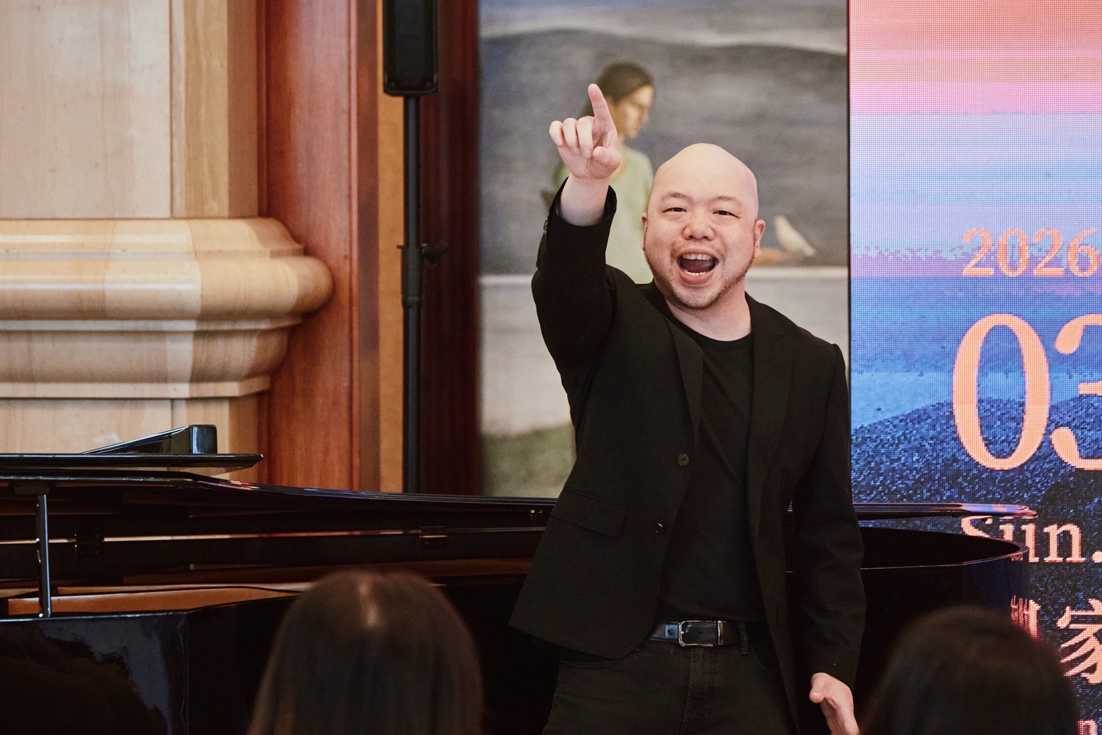 在這次音樂會中，男中音黃亞中將展現其戲劇性的表演魅力。